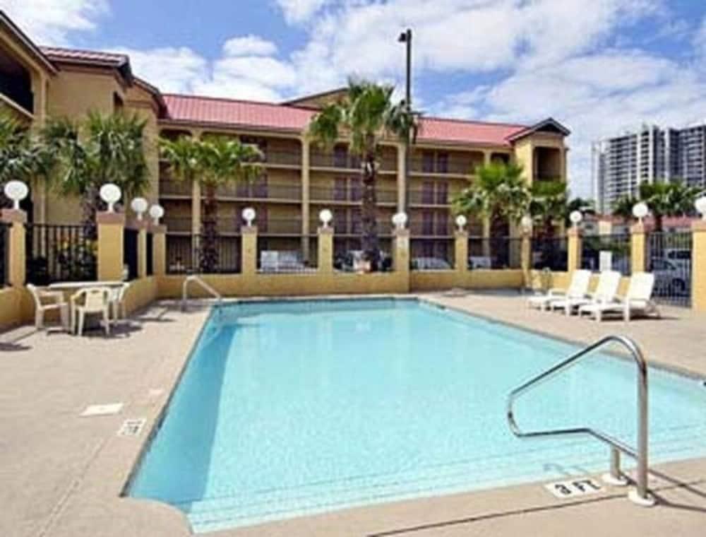 Quality Inn & Suites Miramar Beach Exterior foto